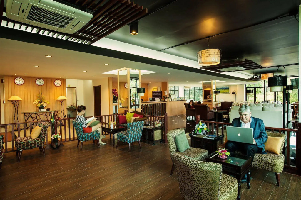 WE Valley Hotel
