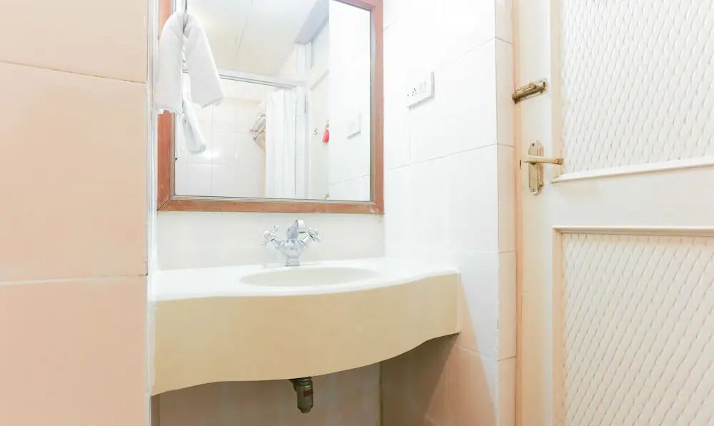 Hotel Adarsha Inn