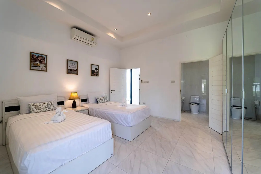 Modern Large 2 Bedroom Pool Villa PV2