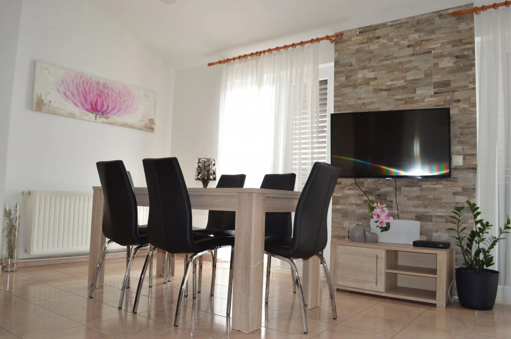 Apartment Tome - sea view : A1 Tisno, Island Murter
