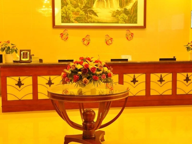 Four Seasons Qingteng Hotel (Ningbo Zhenhai New City Zhenhai Avenue Subway Station)