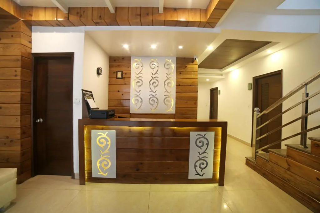 Hotel 30 Degree North Mussoorie - On Mall Road
