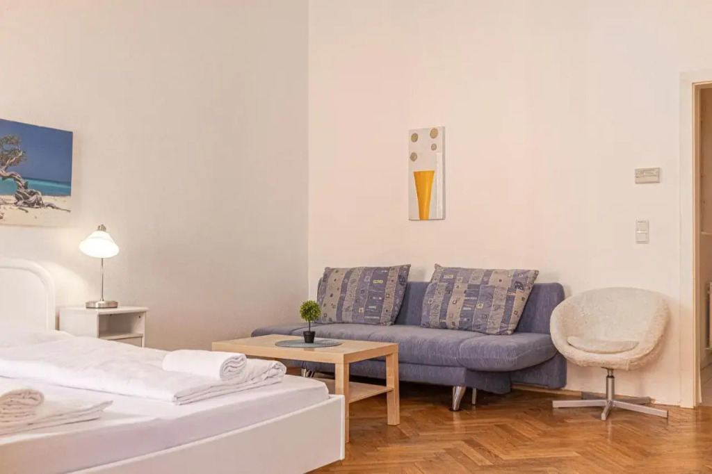 Peerles 2BR Apt. Perfectly Situated&Well Connected