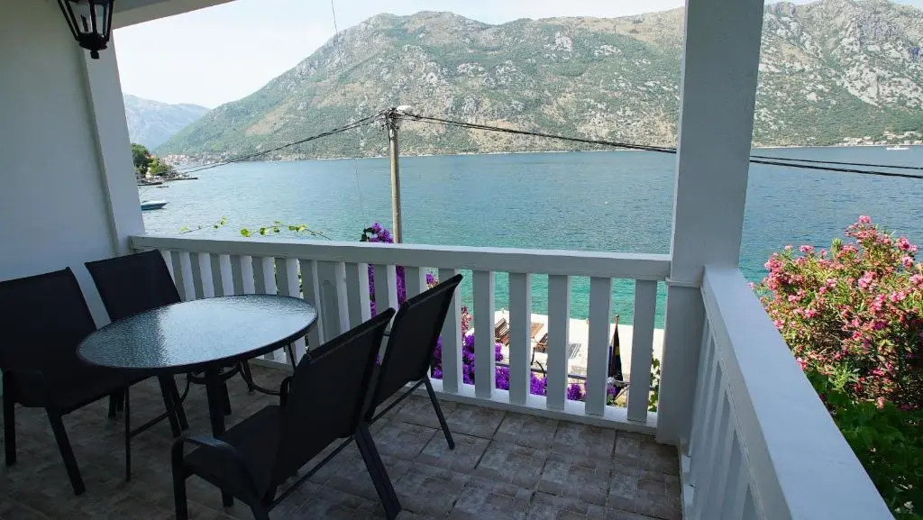 PENTHOUSE STOLIV Villa located 5 meters from the sea SPA-Pool Exclusive Terrace,Private Jetty Sunbeds, Pebble Beach, Secluded location Total area 375m2 at your disposal