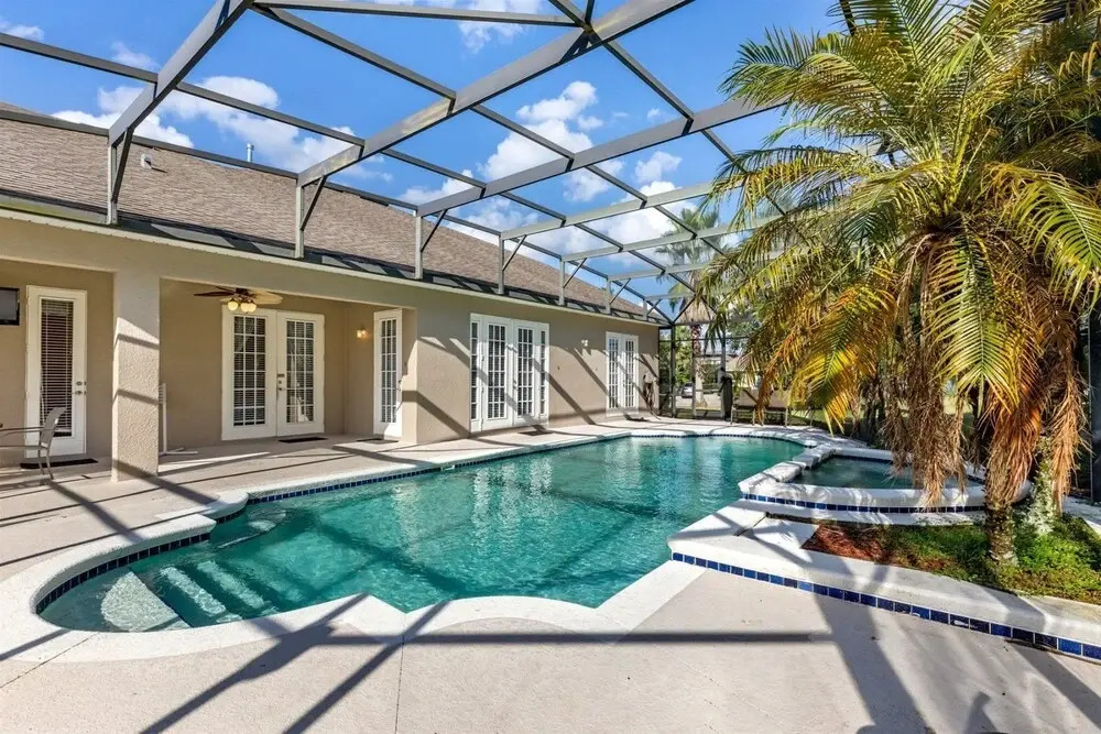 Stunning 7 bed home w/ south facing, private pool, spa & cinema room - Near Disney - 468