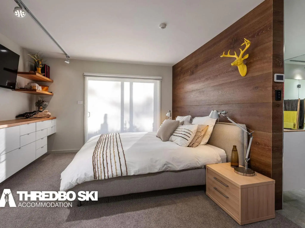 Snowbound Chalet 8