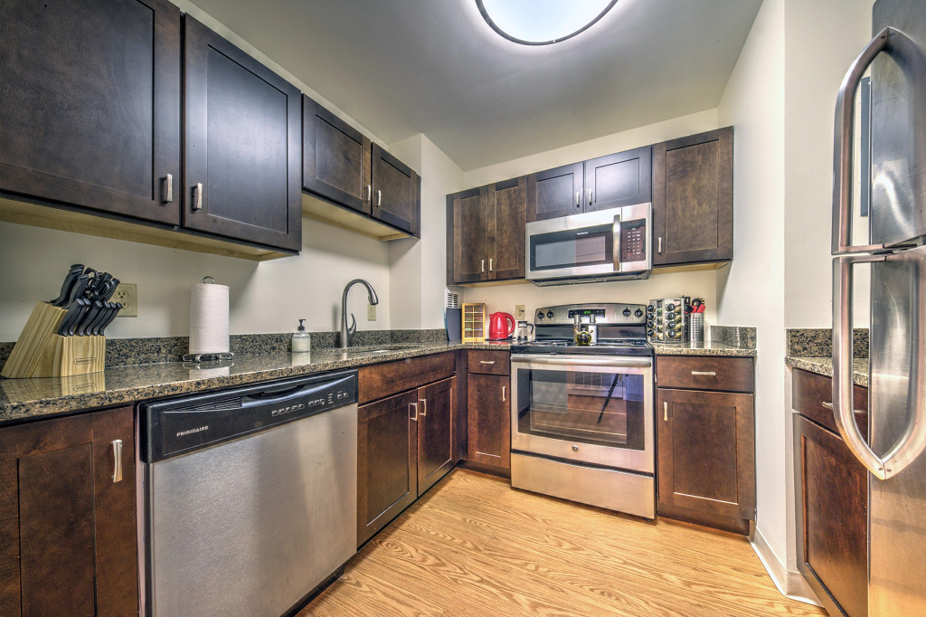 Outstanding 2 Bed Apt in Heart of Back Bay!