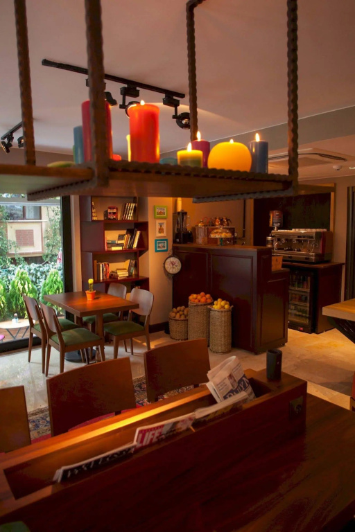 Juliet Rooms & Kitchen