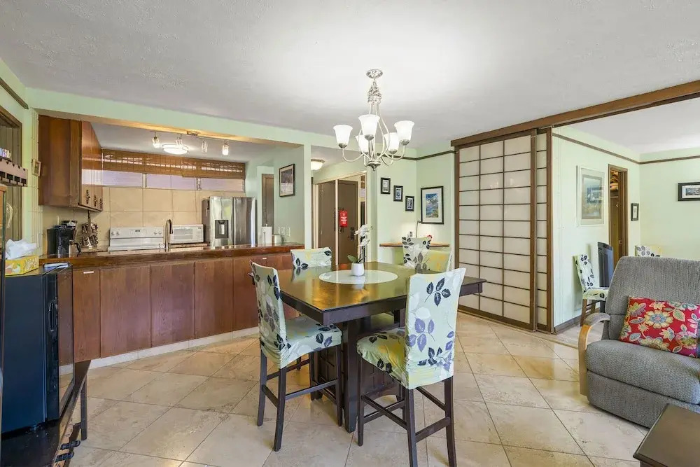 Haleakala Shores A-308 - Ocean/mountain Views, Stylish 2br/2ba, Lanai, AC, Wi-fi