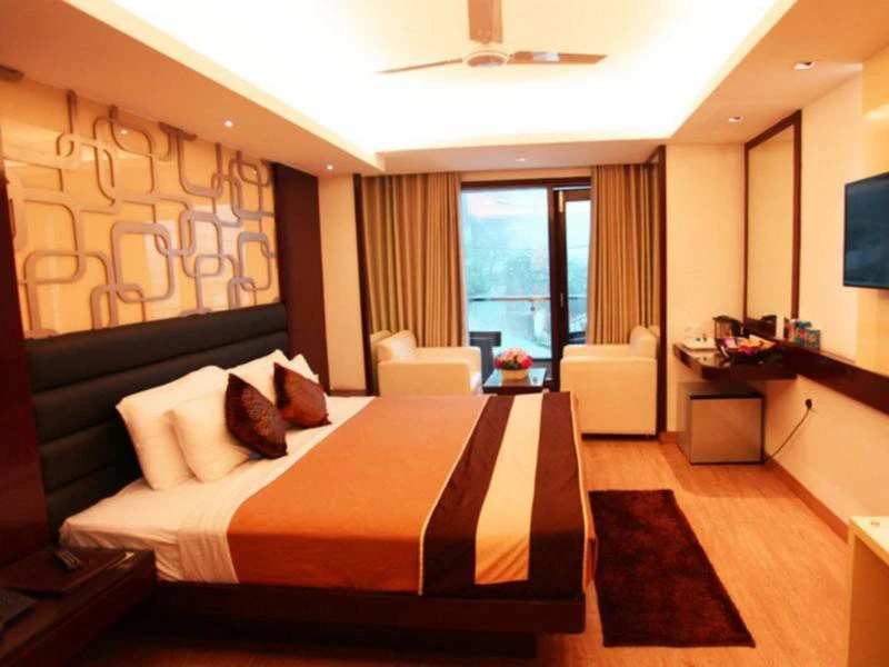 Red Leaf Hotel