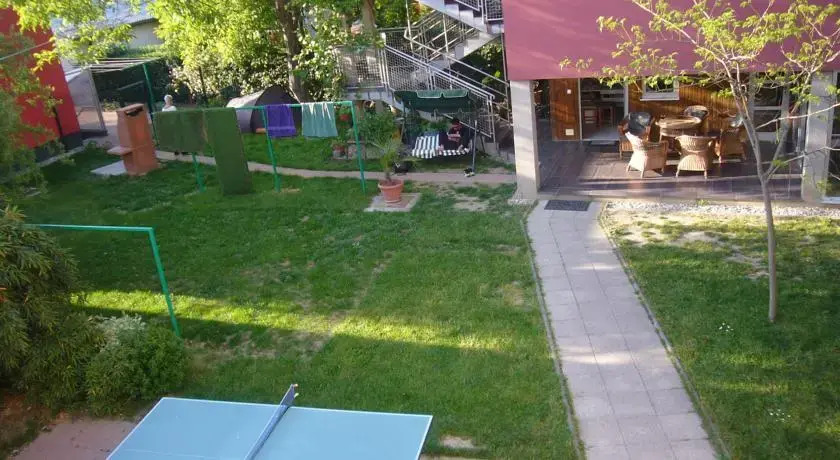 Ravnice Youth Hostel