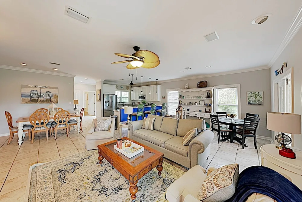 New Listing! Lovely On 18th Hole W/ Golf Cart 3 Bedroom Home