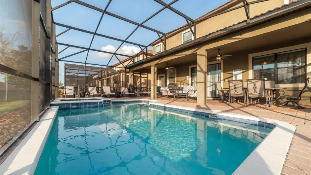 Champion Gates Resort 8 Bed Games Room Water Park Restaurant and Much More