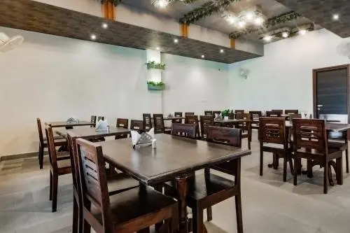 OYO 27894 Hotel Park Rue