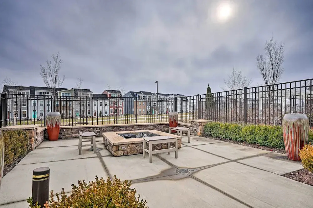 Modern Townhome 4 Mi to Downtown Frederick