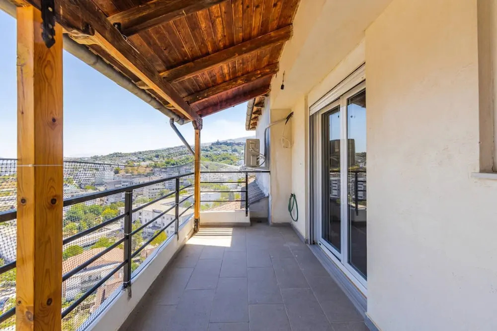 Hillside Apartment Gjirokast r 2 2BR With Balcony
