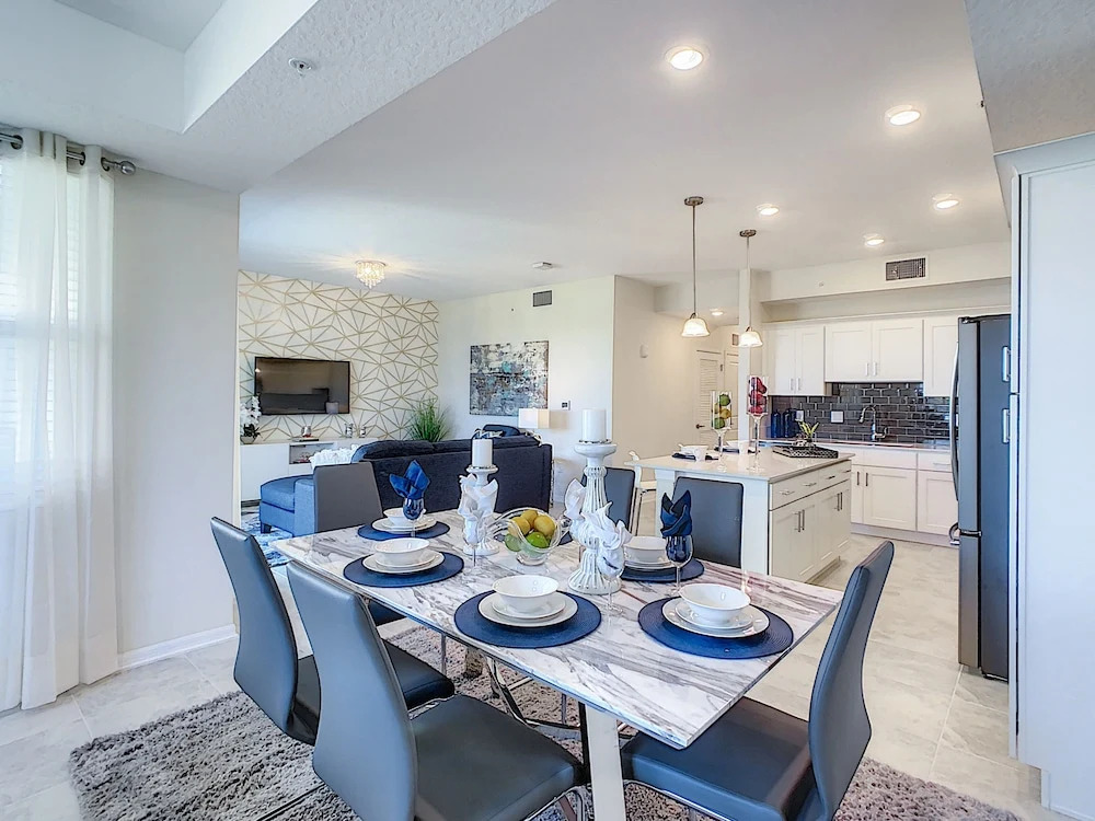 Updated Condo, 5 mi to Disney, On-site Water Park!