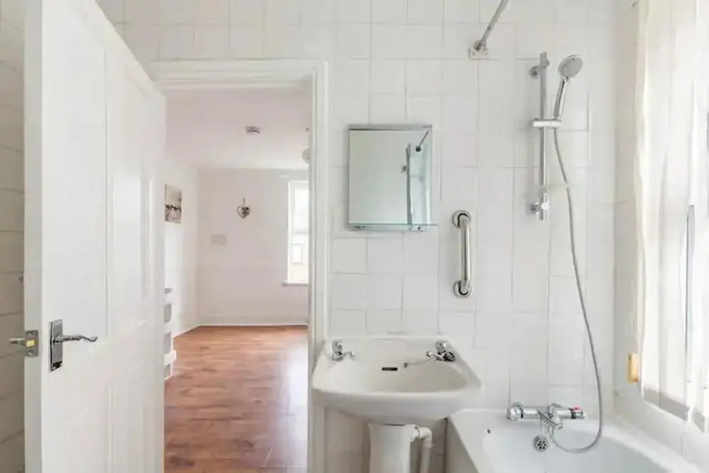 Cheerful Maisonette in the Heart of Orrell Park