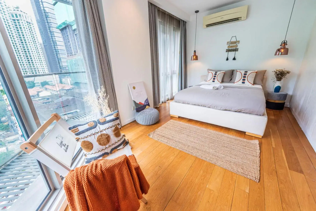 2mins walk to Bukit Bintang BEST SUNSET view 2BR 8-1 WIFI 100mbps