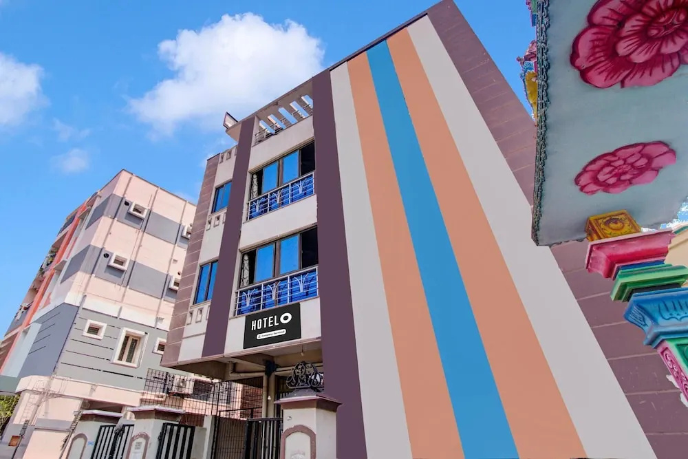 Super OYO Hotel O Adarsh Nagar Near Kavya Hospital