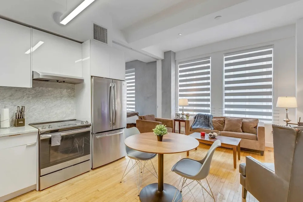 Stylish Deluxe 1BR At HWH by Oneluxstay