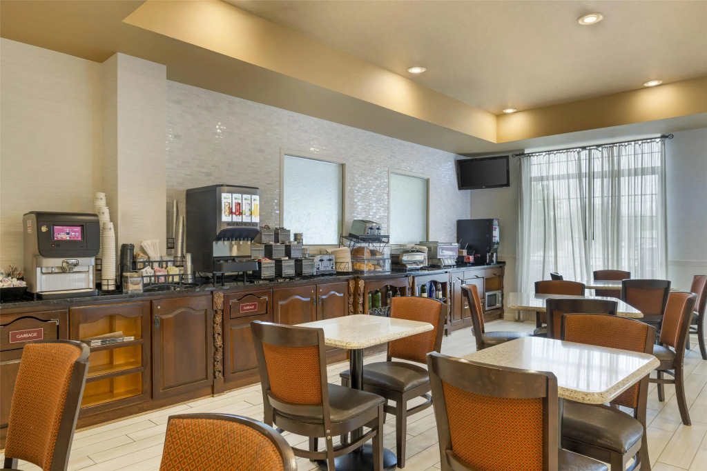 Best Western PLUS Vineyard Inn and Suites