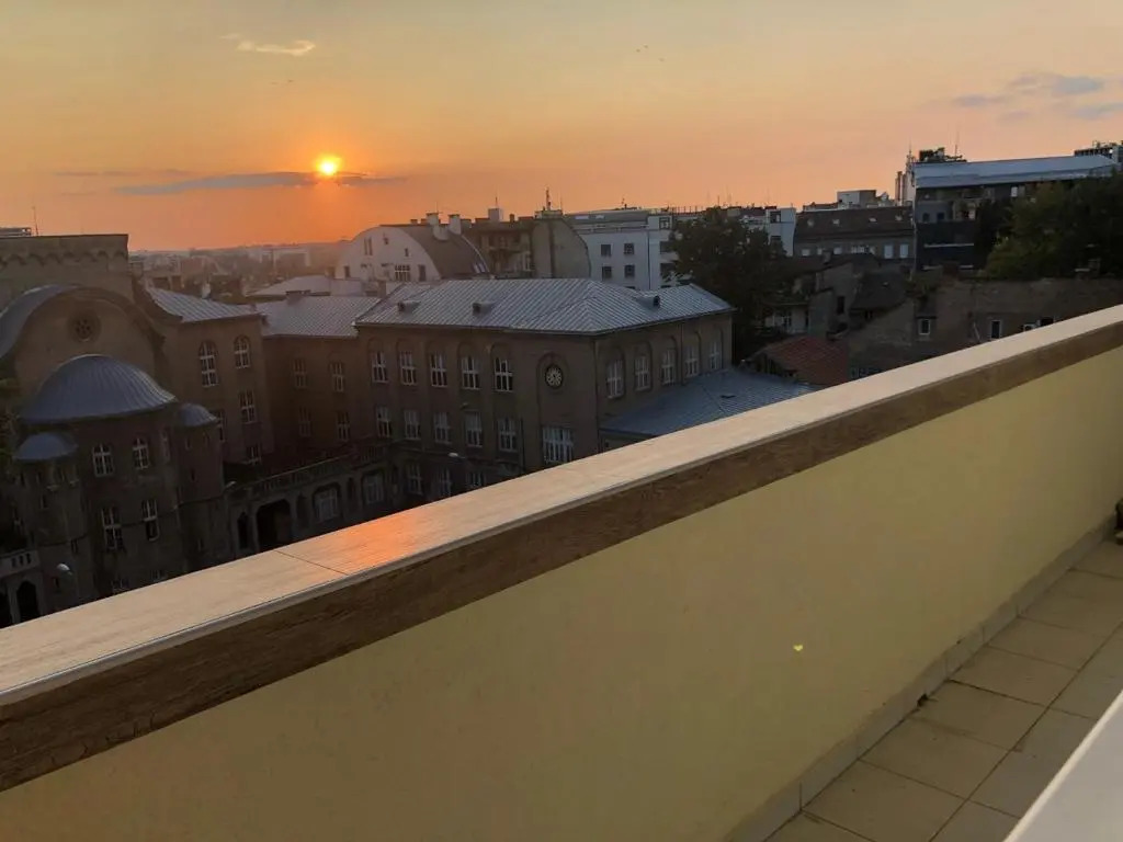 Alux Apartment