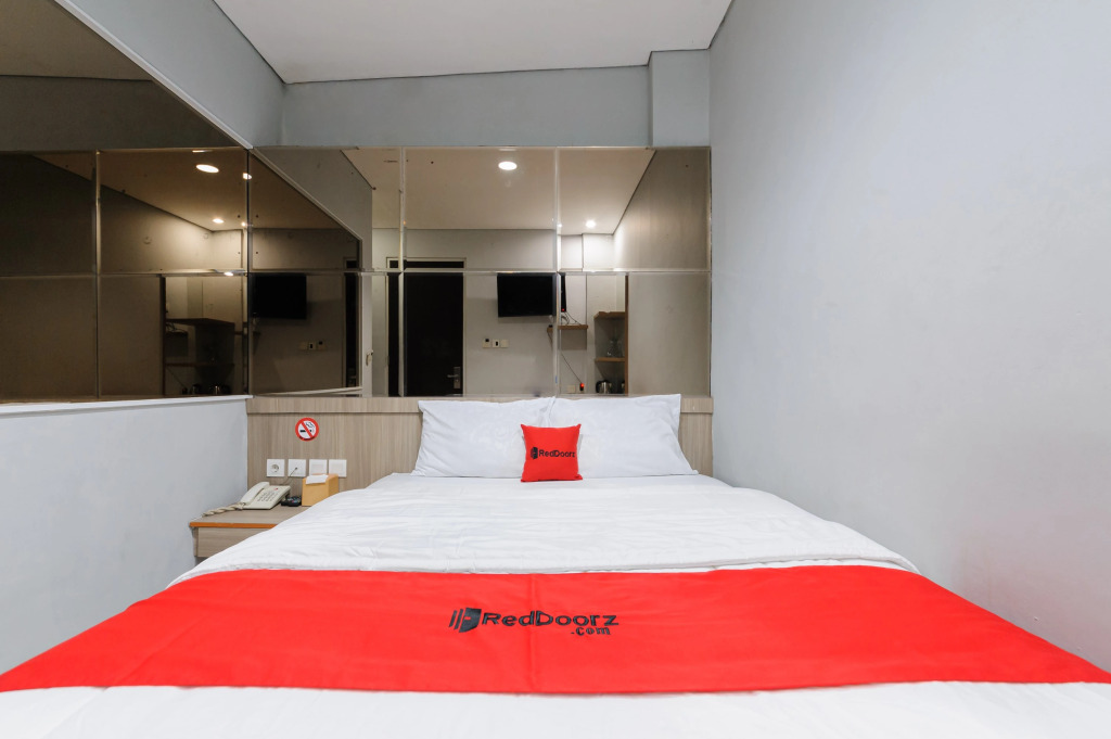 RedDoorz Plus near Grand Indonesia Jakarta