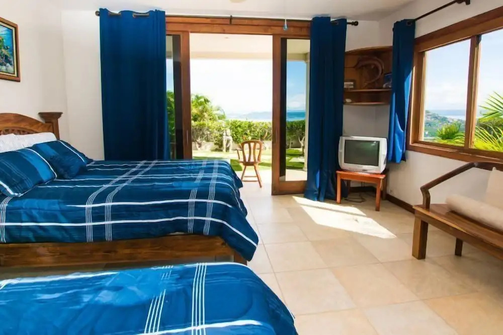 Villa Verde 4br Ocean-view Villa 12 Guests