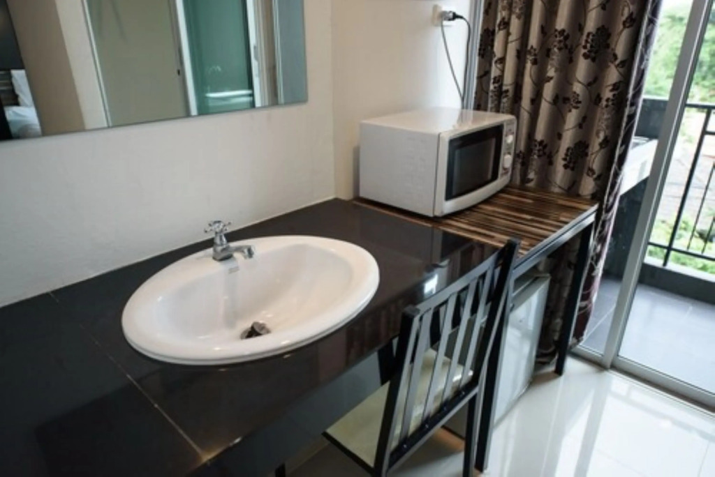 48 Metro Hotel