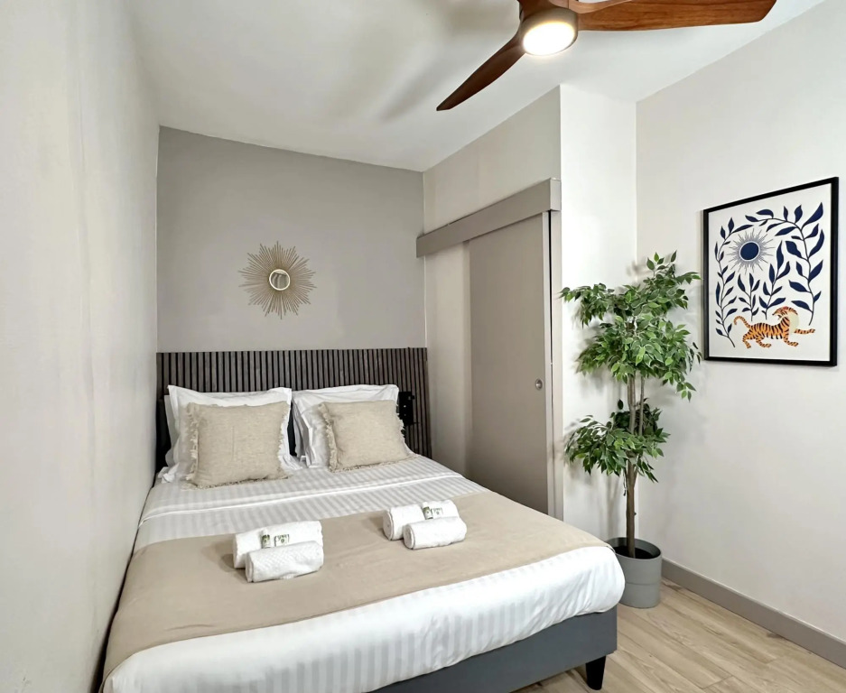 B 2067- Tour Eiffel - Appartement Cosy