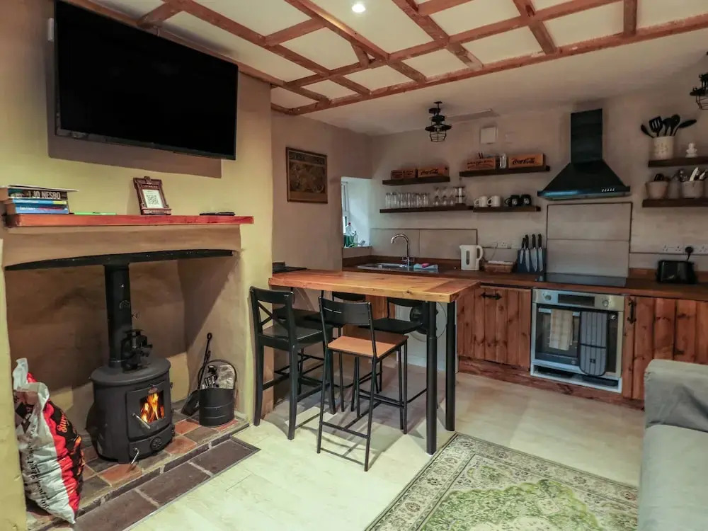 1 Dinas cottages