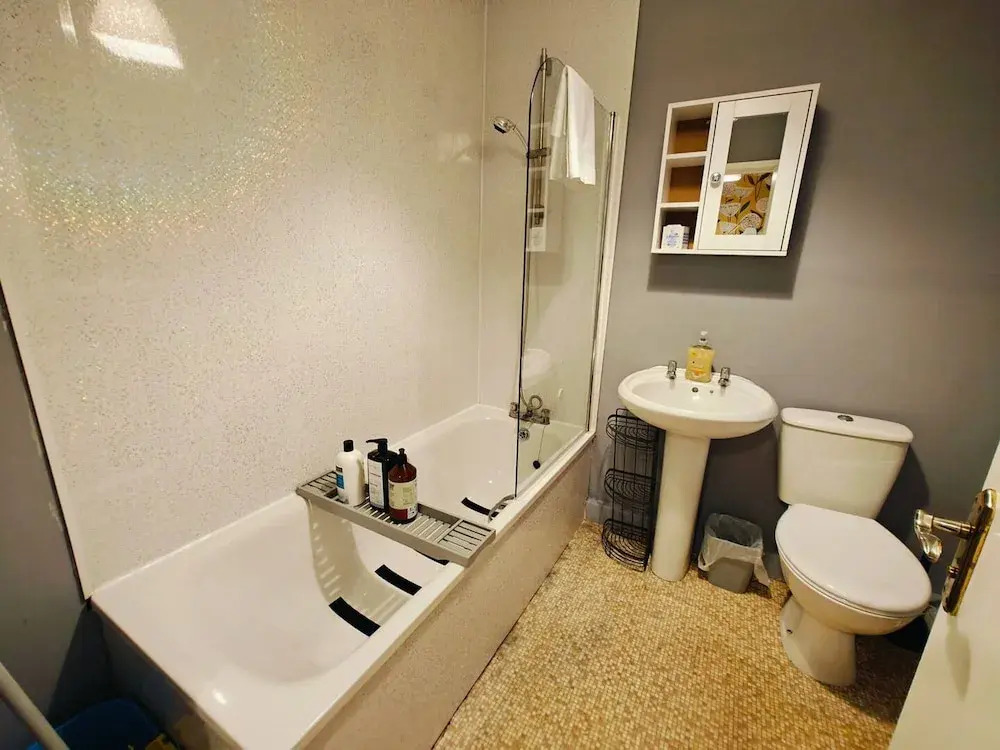 2BR Fortuna Meadow in Belfast