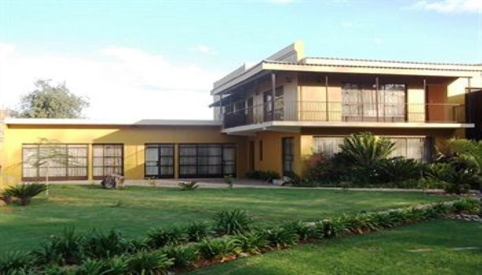 Nomndeni Zamabhele