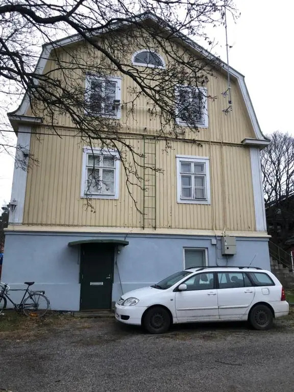 Puutaloyksiö 1 km Turun rautatieasemalta