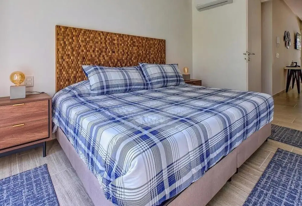 New 1 BR Condo - Oceanview Pool - 2 min to Beach