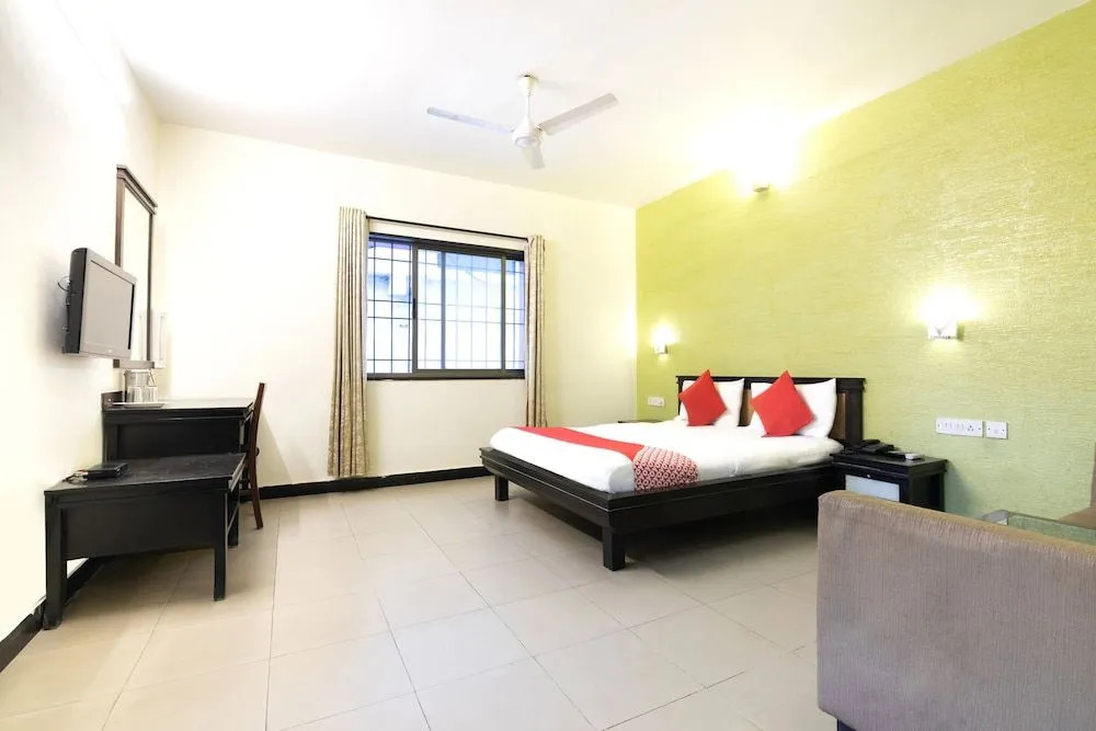 OYO 345 Hotel Red Mount Aquilla