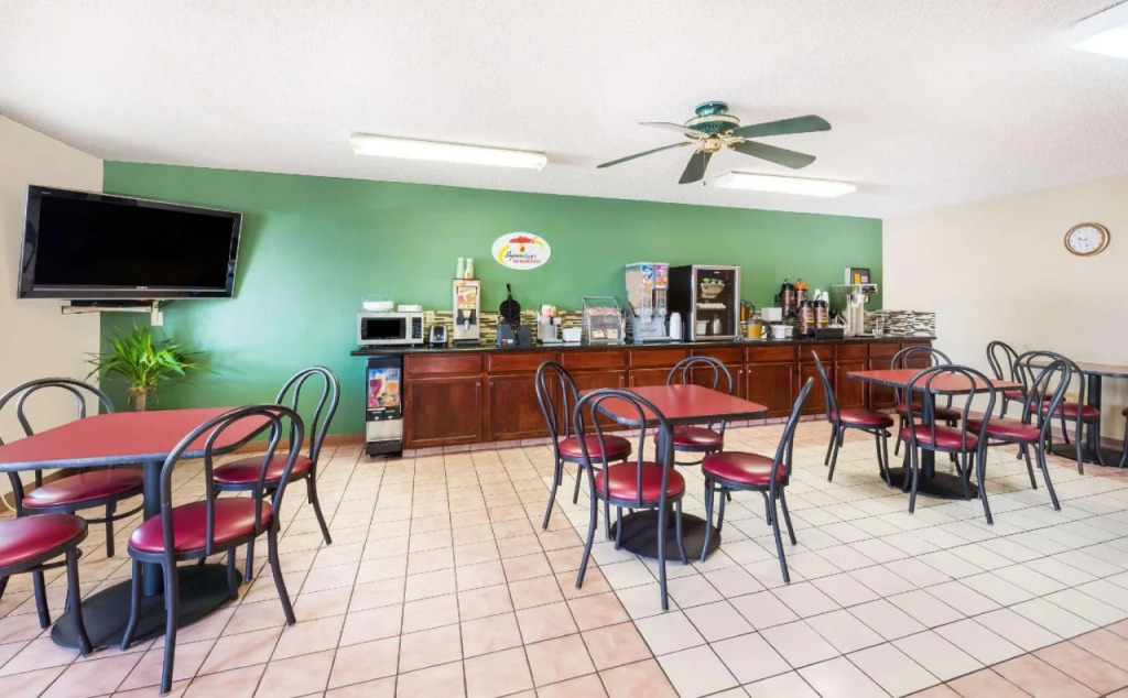Express Inn Parsons