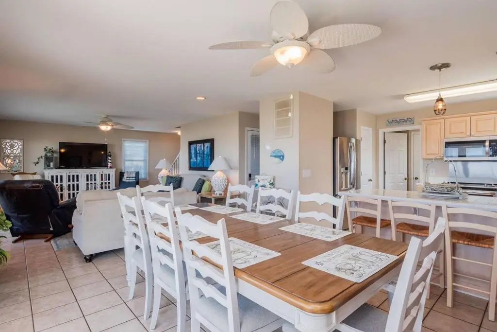 Sweet Retreat by Oak Island Accommodations