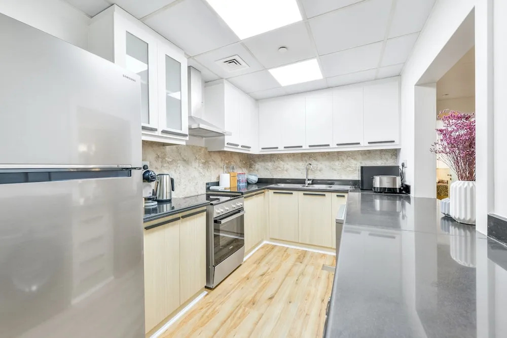 Luxury JBR - 2BR - Free Beach Resorts Access!