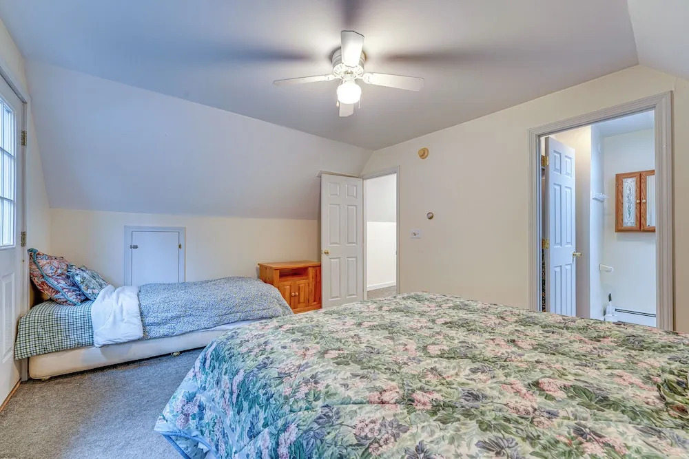 Spacious Ludlow Hideaway < 1 Mi to Okemo Mountain!