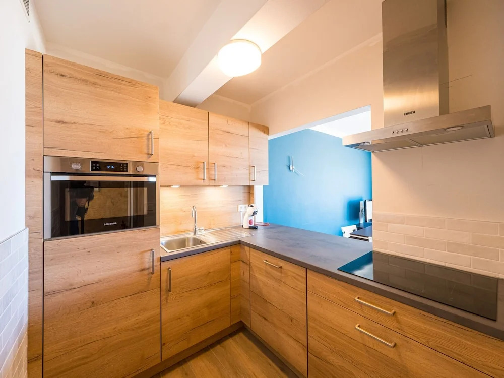 Apartment With 3 Bedrooms and sea View