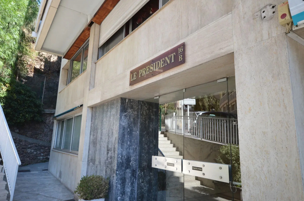 4 bedroom 3 bathrooms sea view Forville Apartment5 mins from the Palais Parking
