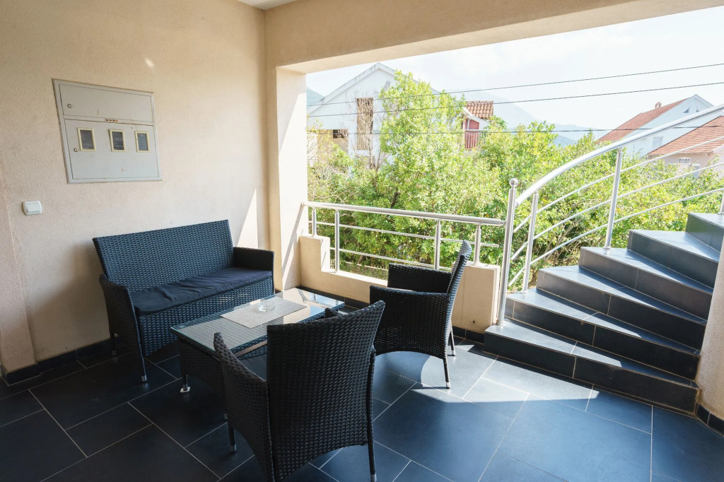 Apartments Lora
