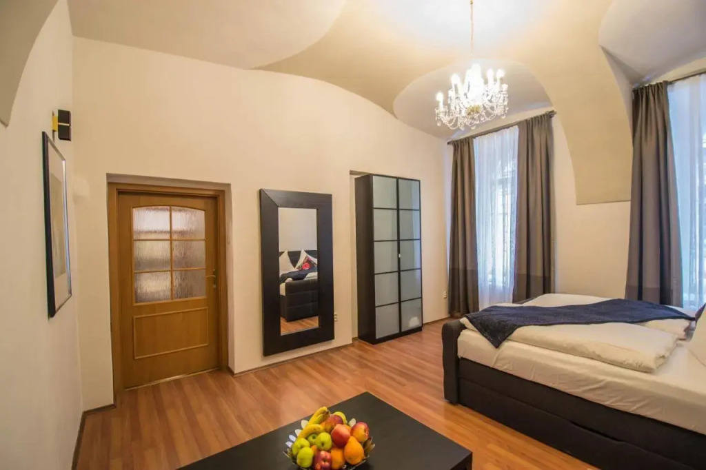 4BDR Historical Spirit Apt by Ruterra