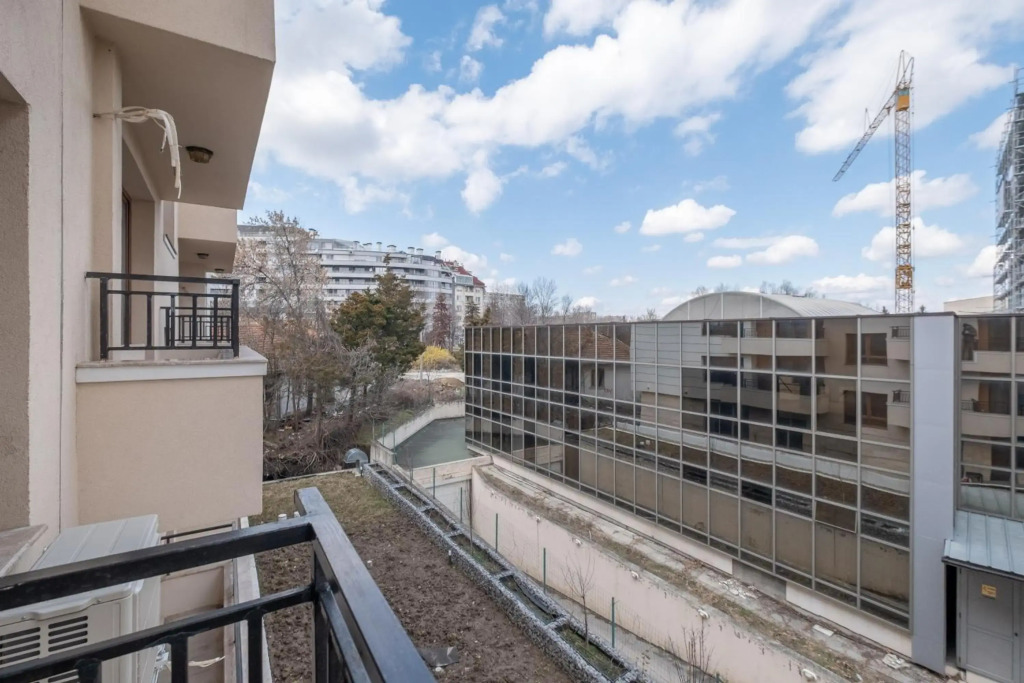 Sunny Dream Apartments