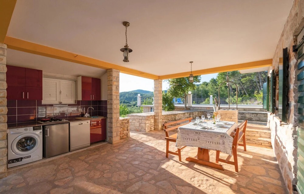 Beautiful Home In Cara