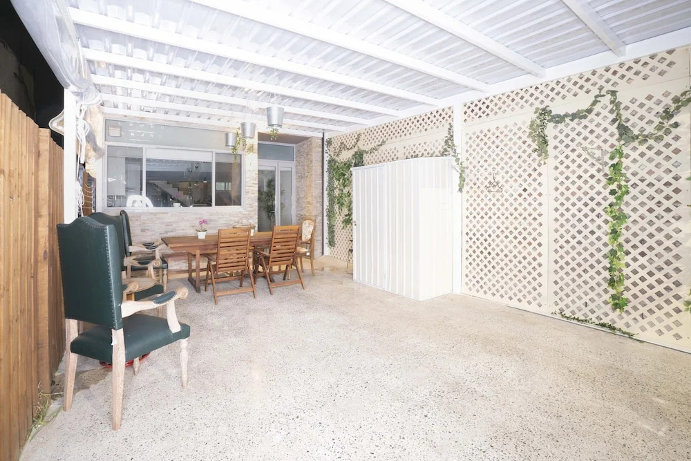Luxury Villa Darlington - Vine