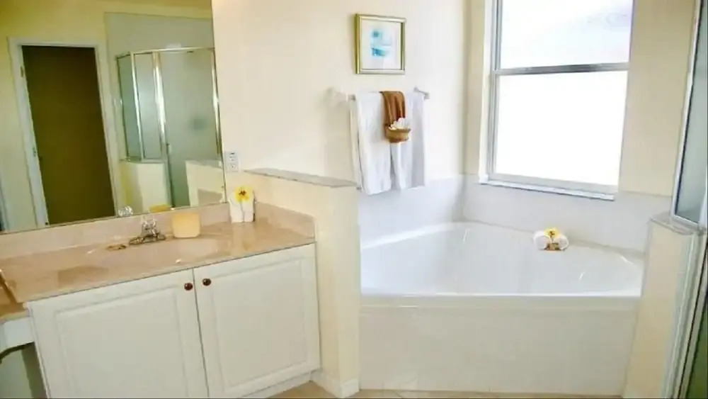 Ref 27 Modern 6 Bed Villa Lake and Golf View Private Pool
