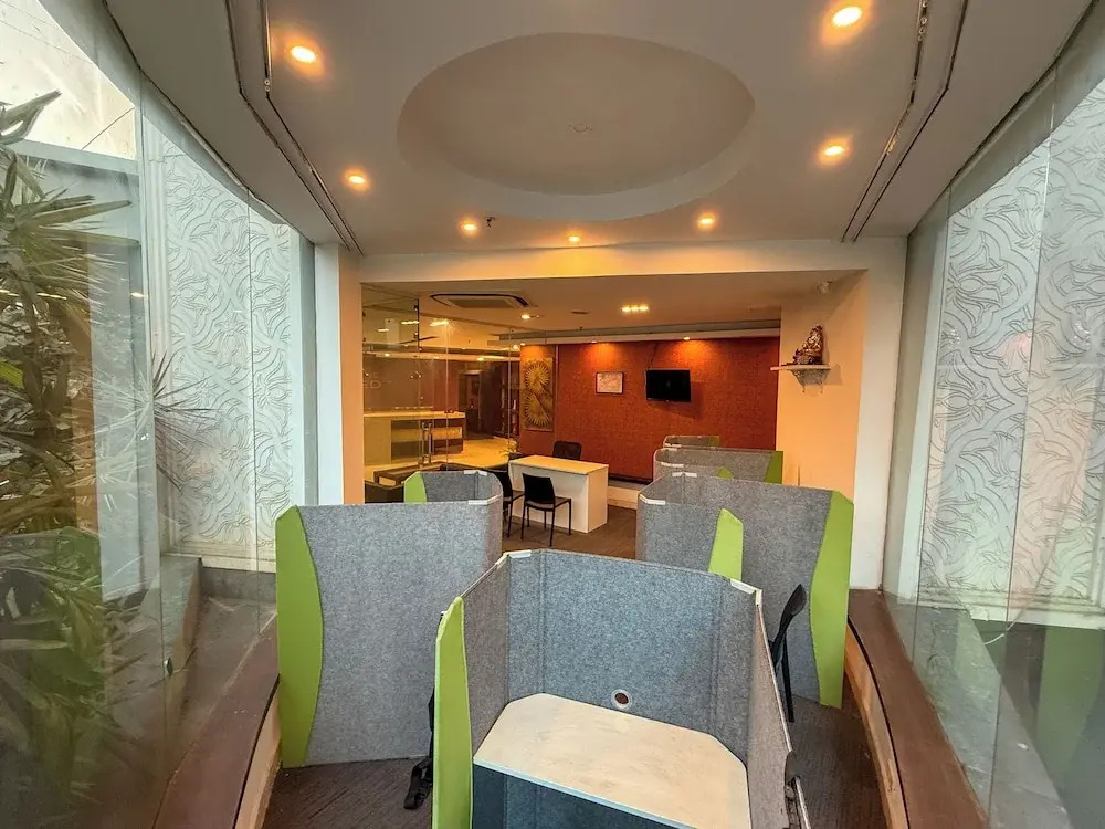 C Suites Lotus Park